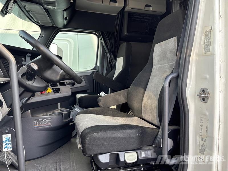 Freightliner Cascadia 126 Truck Tractor Units