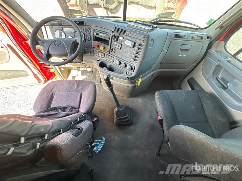 Freightliner Cascadia 113 Vilcēji