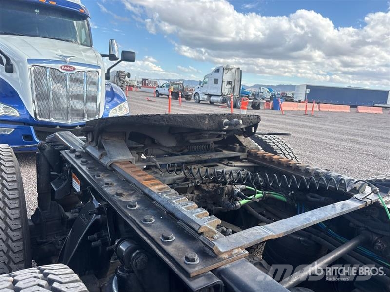 Freightliner Cascadia 113 Седельные тягачи