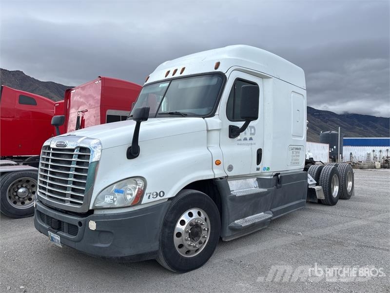Freightliner Cascadia 125 6x4 T/A Sleeper Truck Tractor 트랙터 유닛