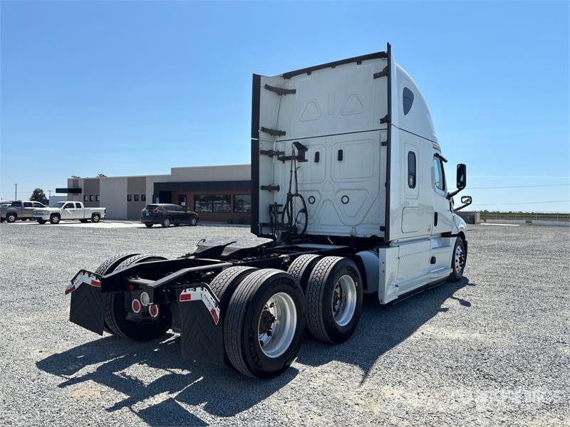 Freightliner Cascadia 126 6x4 T/A Sleeper Truck Tractor 트랙터 유닛