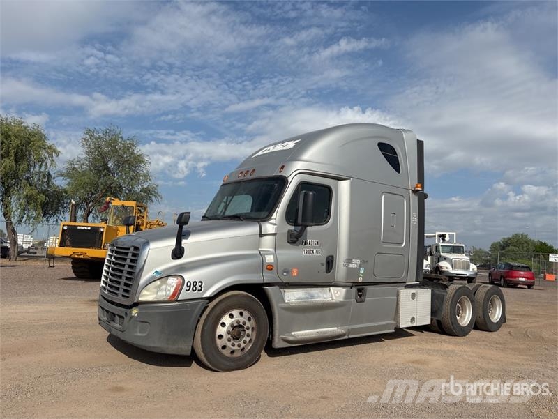 Freightliner Cascadia 125 6x4 T/A Sleeper Truck Tractor Tracteur routier