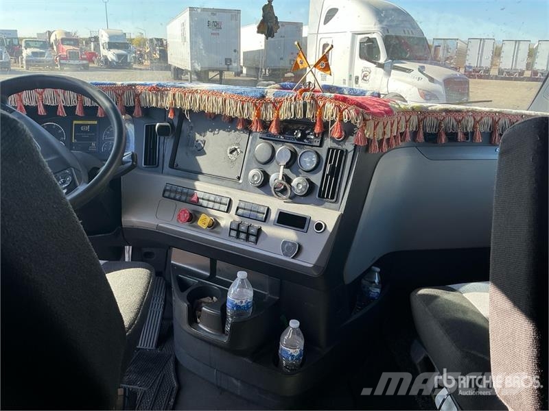 Freightliner Cascadia 126 Tractor Units