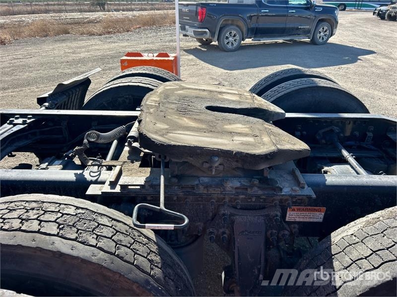 Freightliner Cascadia 6x4 T/A Sleeper Truck Tractor Тягачі