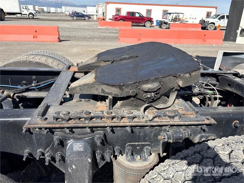 Freightliner Cascadia 125 6x4 T/A Sleeper Truck Tractor Тягачі
