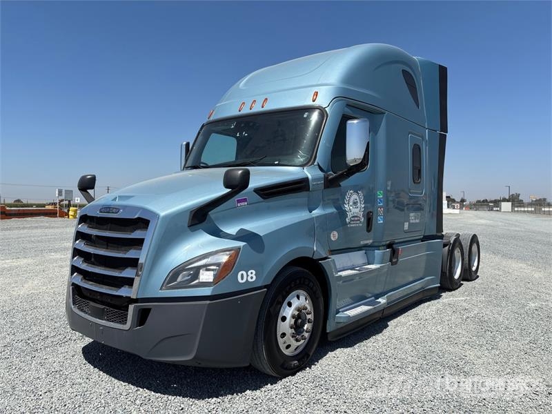 Freightliner Cascadia 126 6x4 T/A Sleeper Truck Tractor 트랙터 유닛