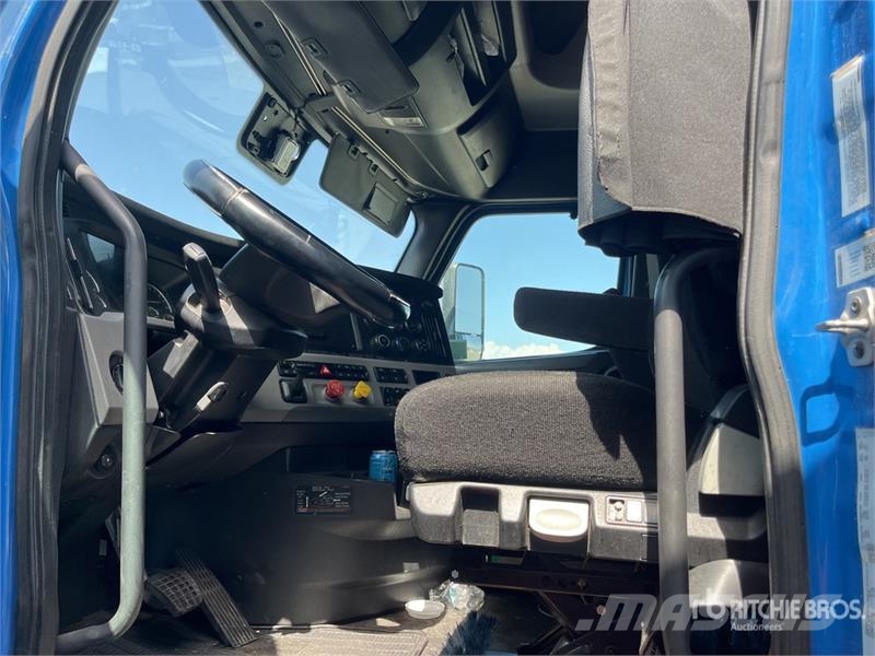 Freightliner Cascadia 126 Naudoti vilkikai