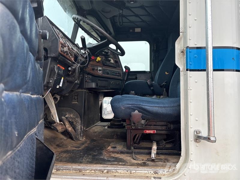 Freightliner Classic 120 6x4 Winch Truck (Inoperable) Recovery vehicles