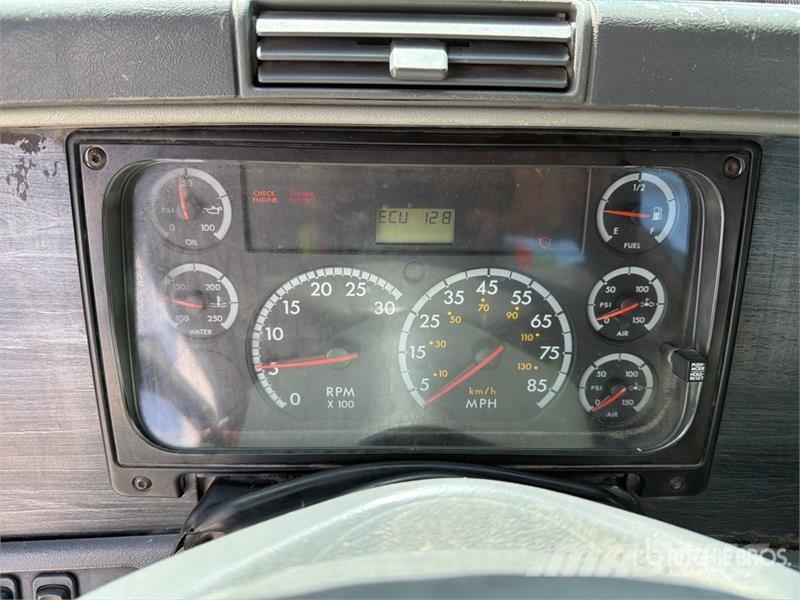 Freightliner Columbia 6x4 T/A Day Cab Truck Tractor Sattelzugmaschinen