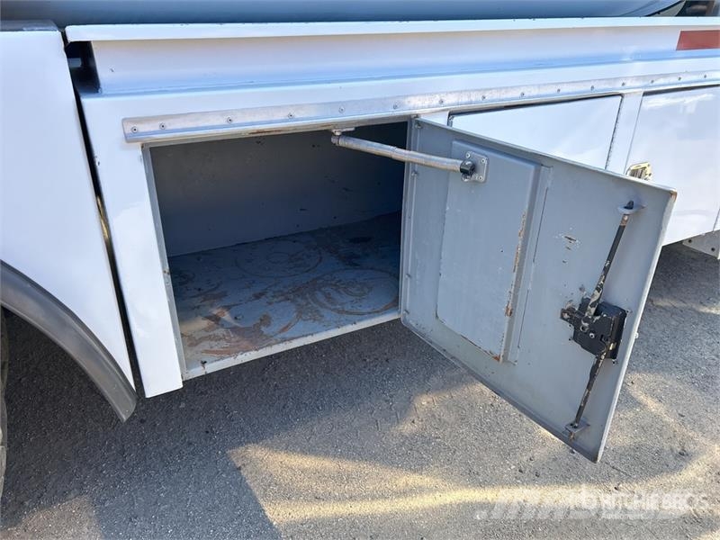 Freightliner Columbia 112 6x4 Lube Truck Säiliöautot