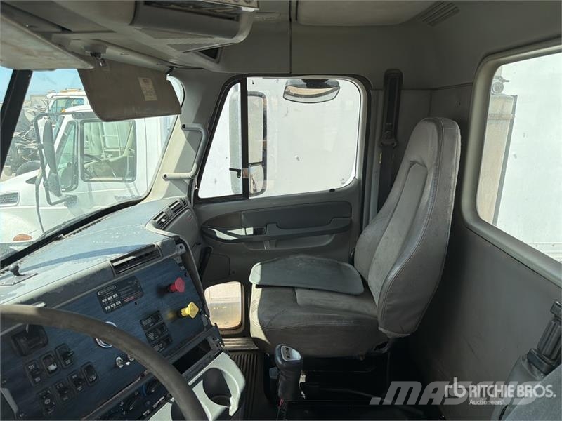 Freightliner Columbia 6x4 T/A Day Cab Truck Tractor Sattelzugmaschinen