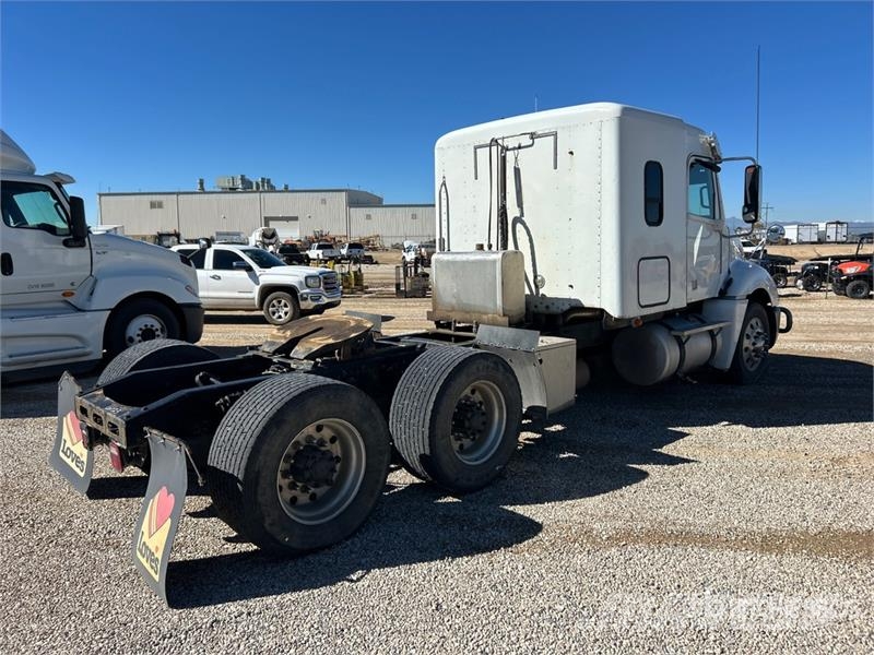 Freightliner Columbia 120 Camiones tractor
