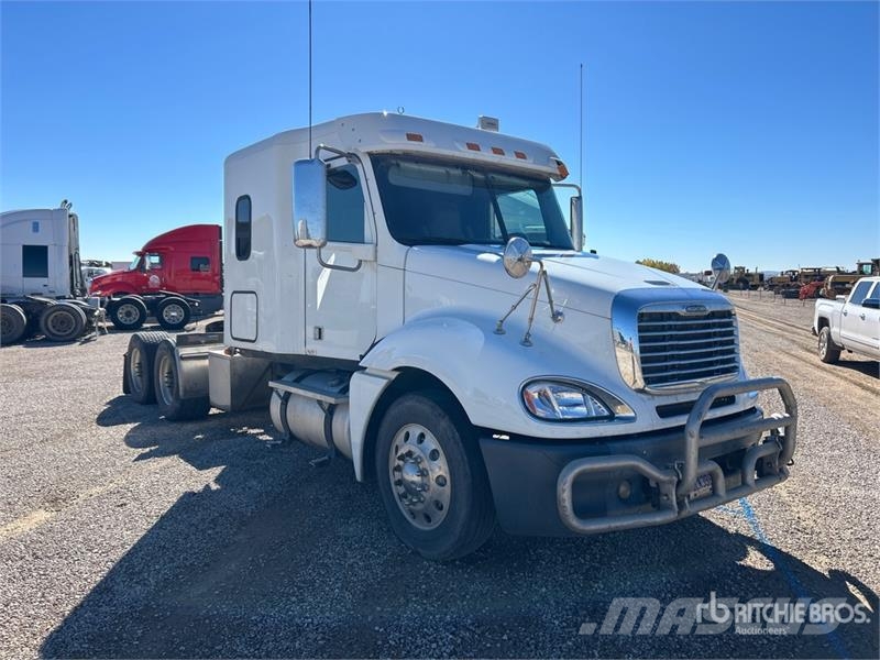 Freightliner Columbia 120 Camiones tractor