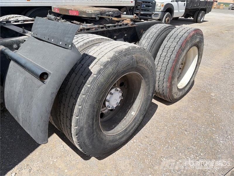 Freightliner Columbia 6x4 T/A Day Cab Truck Tractor Sattelzugmaschinen