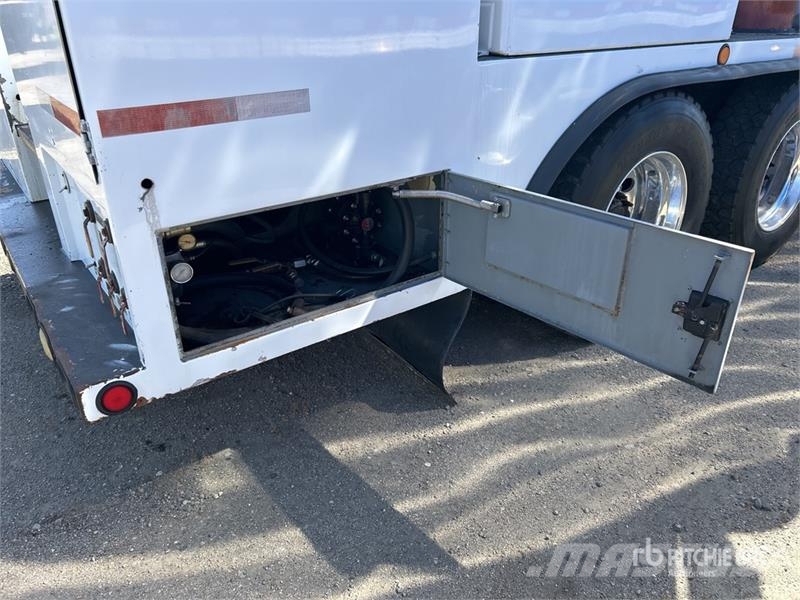 Freightliner Columbia 112 6x4 Lube Truck Säiliöautot