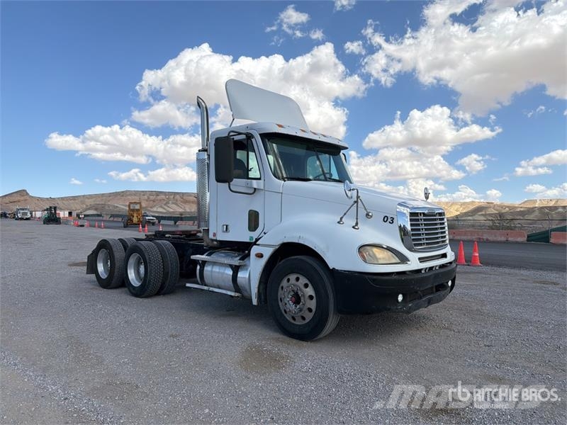 Freightliner Columbia 6x4 T/A Day Cab Truck Tractor Sattelzugmaschinen