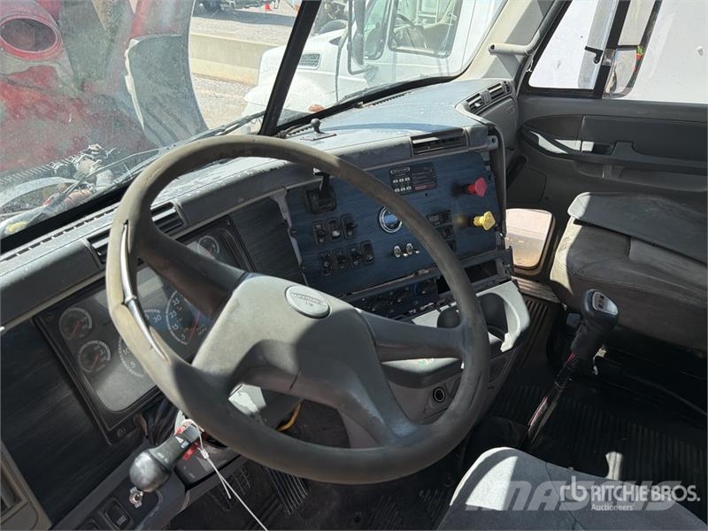 Freightliner Columbia 6x4 T/A Day Cab Truck Tractor Sattelzugmaschinen