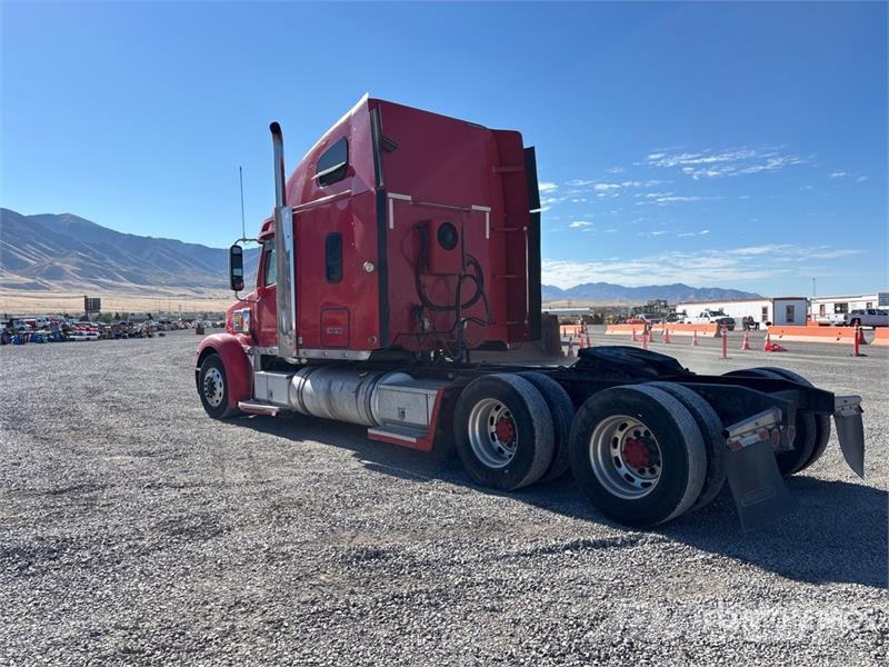 Freightliner Coronado 6x4 T/A Sleeper Truck Tractor Sadulveokid