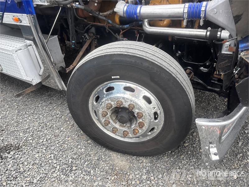 Freightliner Coronado 122SD Tracteur routier