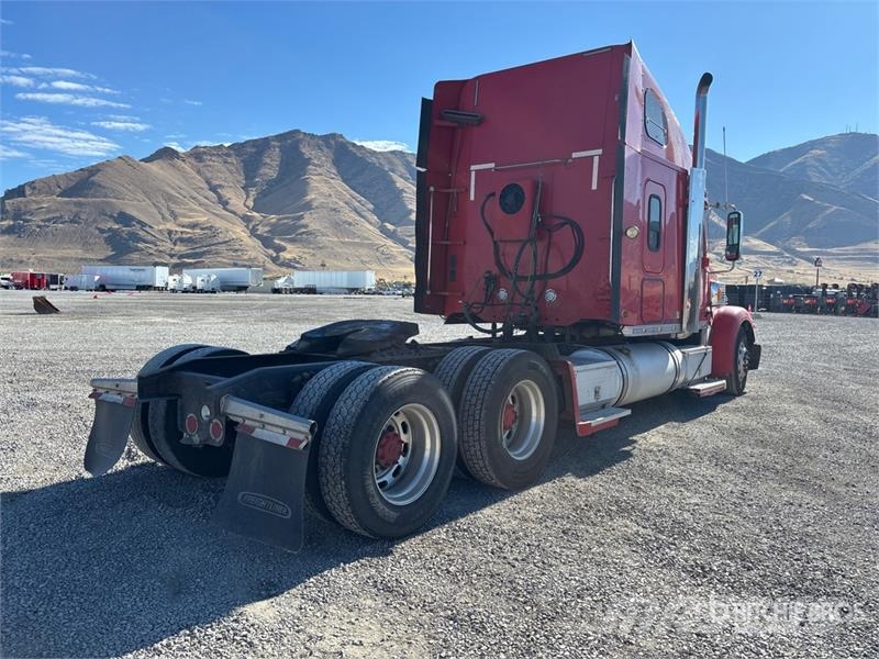 Freightliner Coronado 6x4 T/A Sleeper Truck Tractor Sadulveokid
