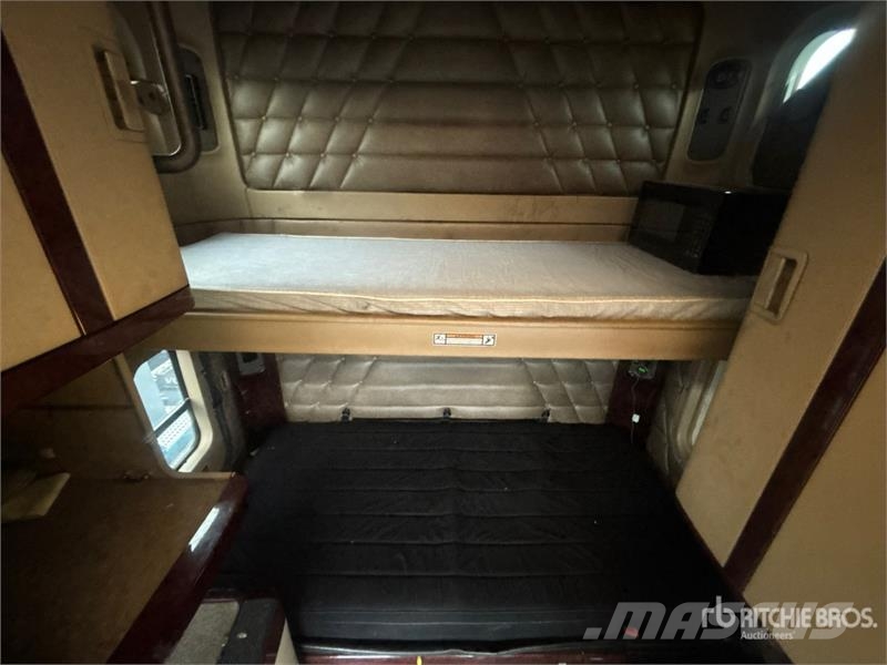 Freightliner Coronado 122SD Tracteur routier