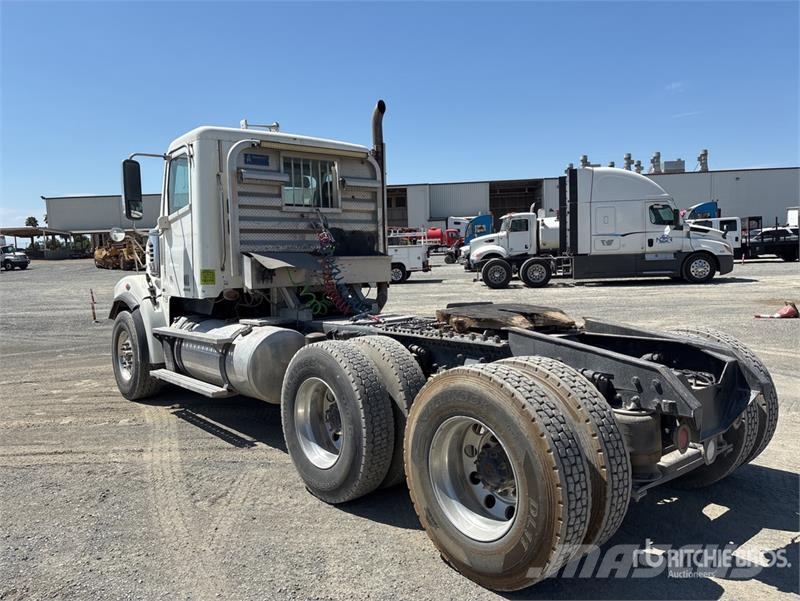 Freightliner Coronado 122 Тягачі