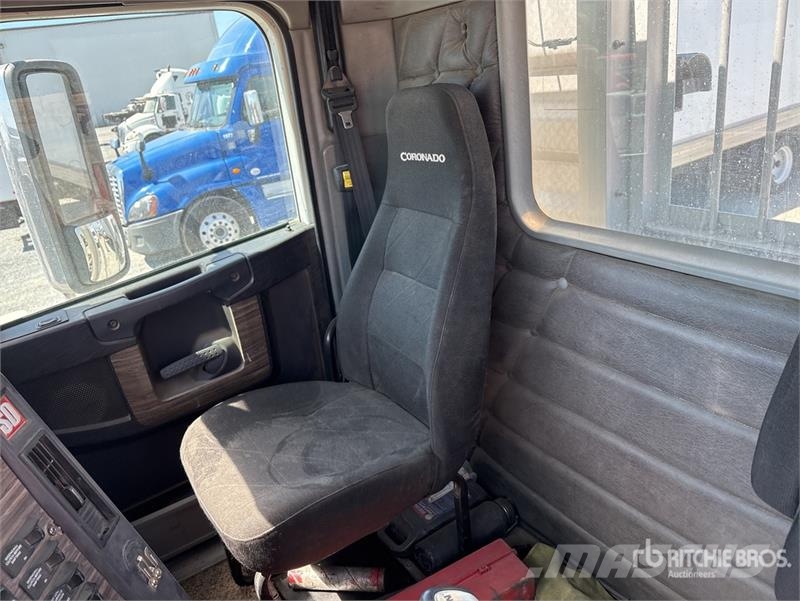 Freightliner Coronado 122 Тягачі