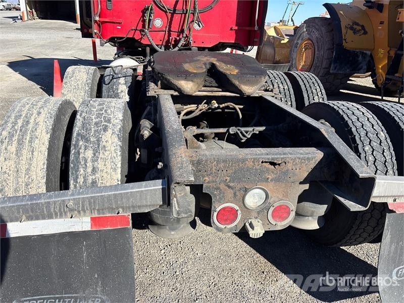 Freightliner Coronado 6x4 T/A Sleeper Truck Tractor Sadulveokid