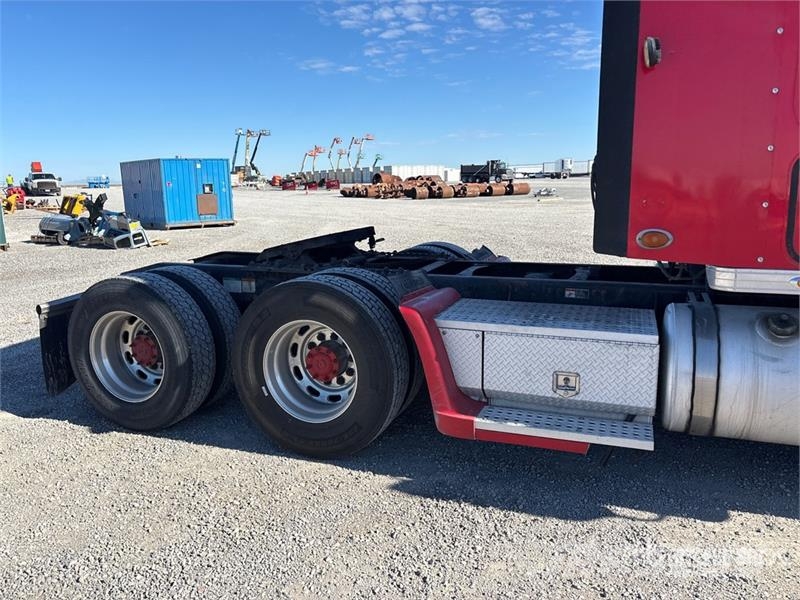 Freightliner Coronado 6x4 T/A Sleeper Truck Tractor Sadulveokid