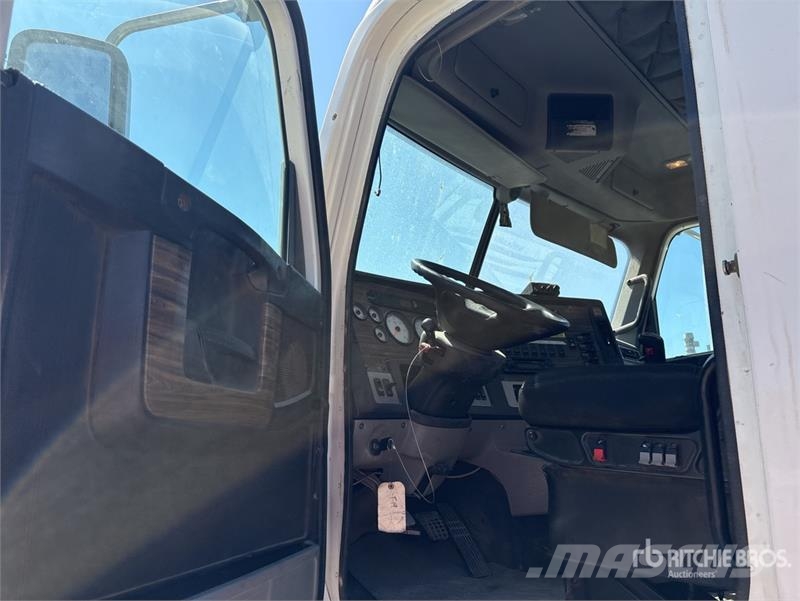 Freightliner Coronado 122 Тягачі