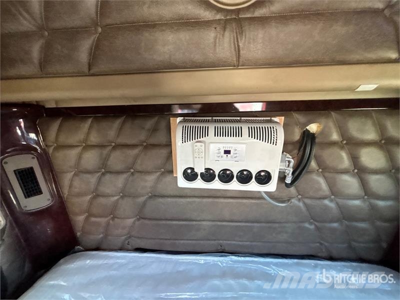 Freightliner Coronado 6x4 T/A Sleeper Truck Tractor Sadulveokid