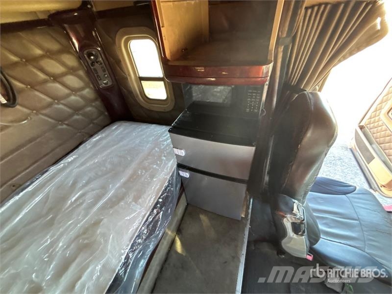 Freightliner Coronado 6x4 T/A Sleeper Truck Tractor Sadulveokid