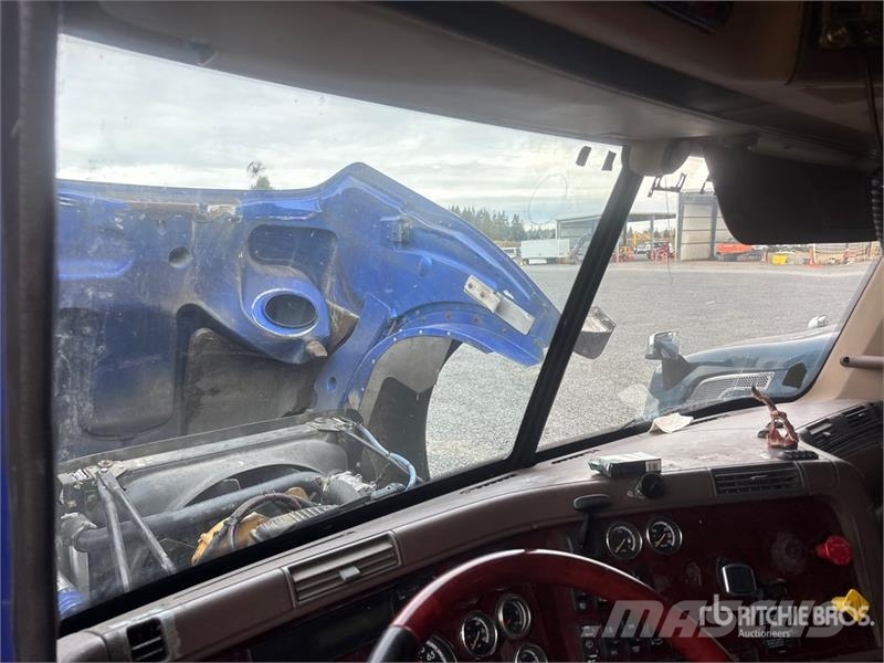 Freightliner Coronado 122SD Tracteur routier