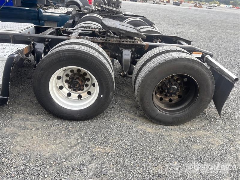 Freightliner Coronado 122SD Tracteur routier