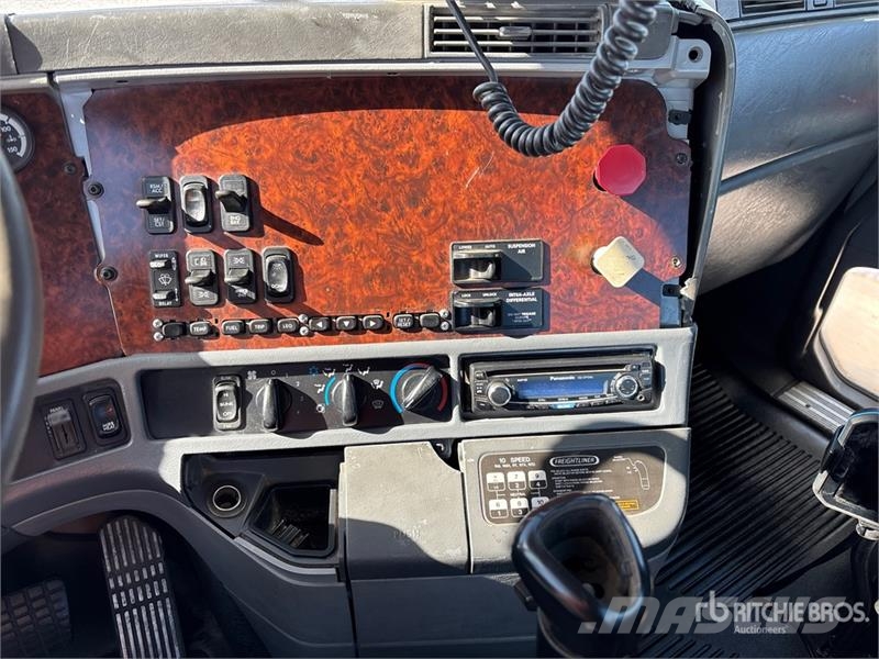 Freightliner CST120 6x4 T/A Day Cab Truck Tractor Traktorske jedinice