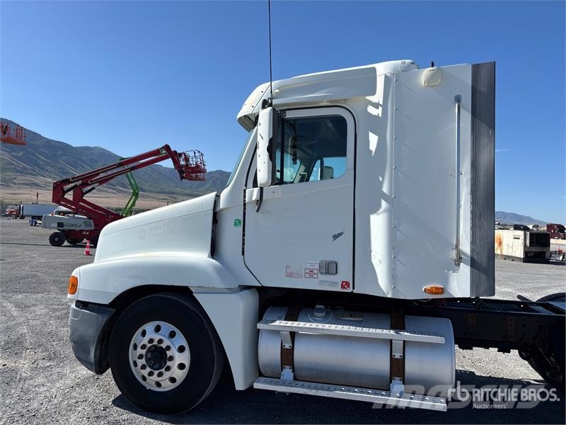Freightliner CST120 6x4 T/A Day Cab Truck Tractor Traktorske jedinice