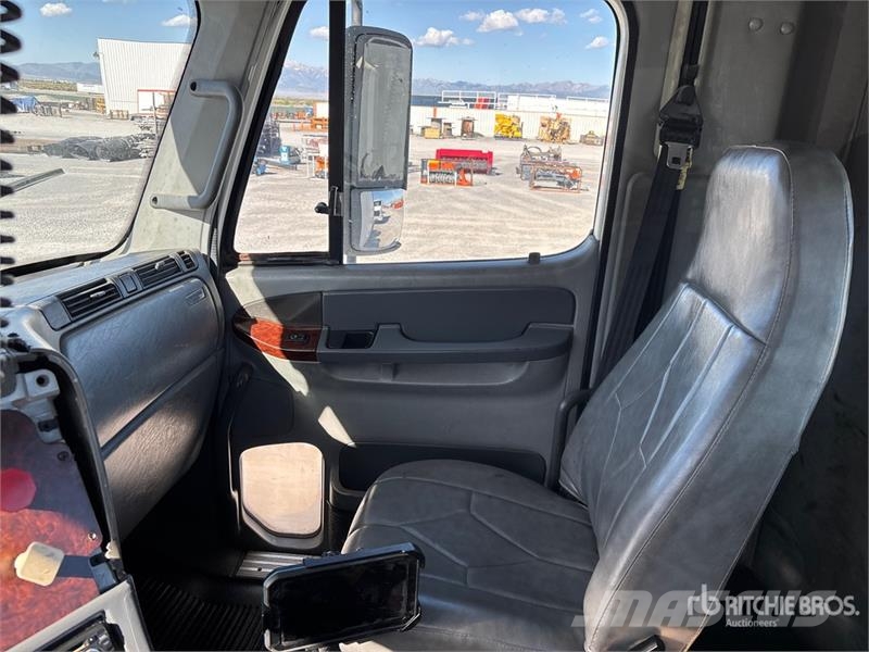 Freightliner CST120 6x4 T/A Day Cab Truck Tractor Traktorske jedinice