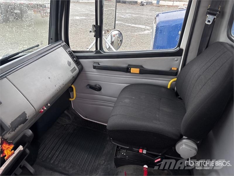 Freightliner FL 70 Sattelzugmaschinen