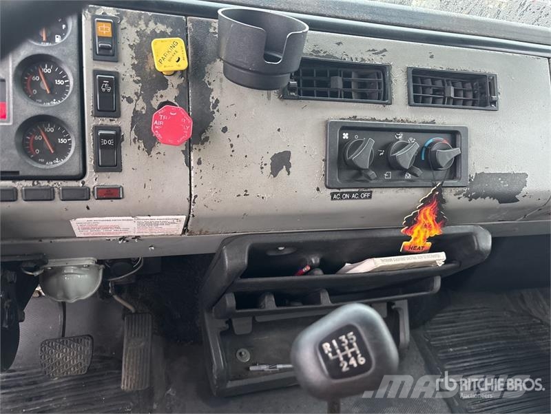 Freightliner FL 70 Sattelzugmaschinen