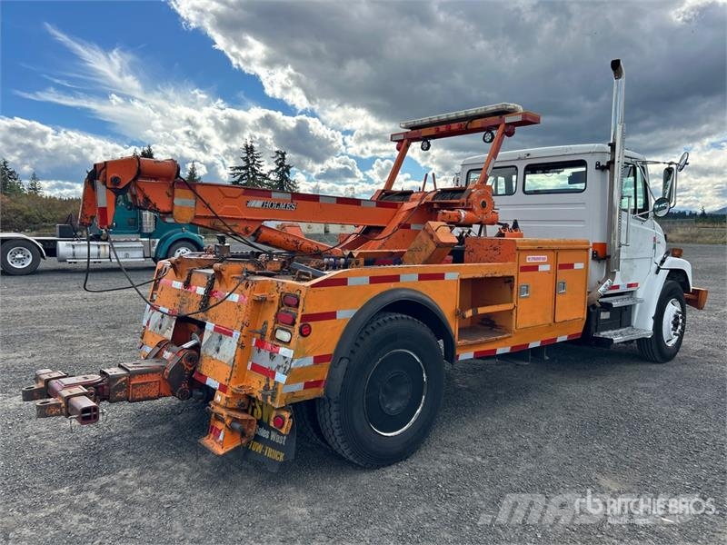 Freightliner FL 70 レッカー車