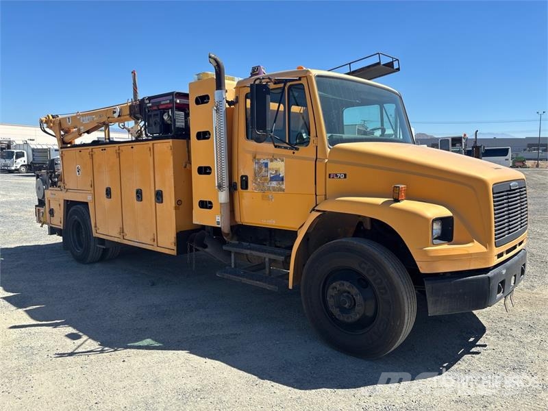 Freightliner FL-70 4x2 Service Truck Kommunal-Sonderfahrzeuge