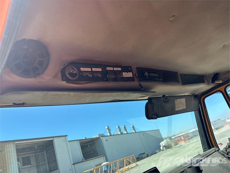 Freightliner FL-70 4x2 Service Truck Kommunal-Sonderfahrzeuge
