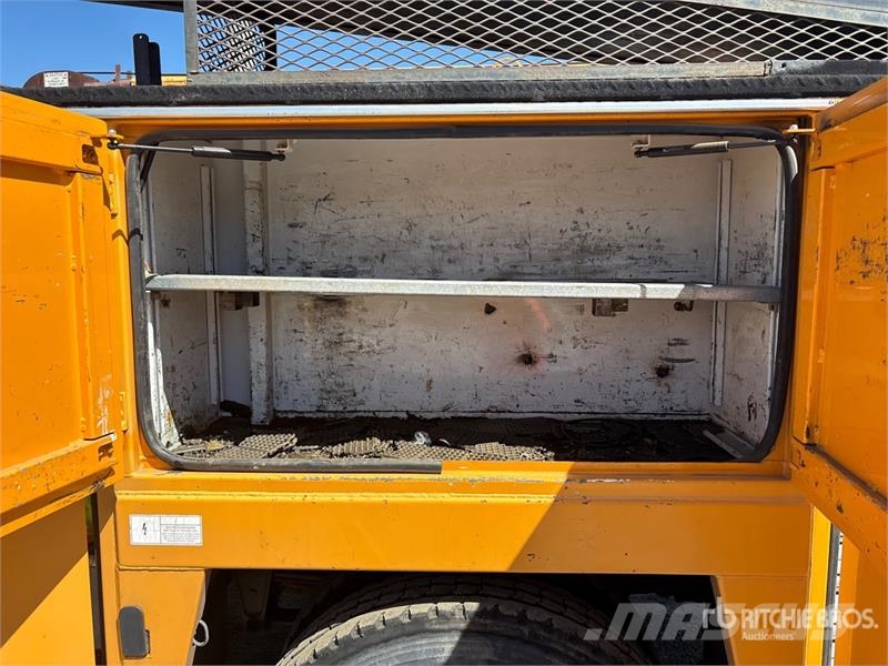 Freightliner FL-70 4x2 Service Truck Kommunal-Sonderfahrzeuge