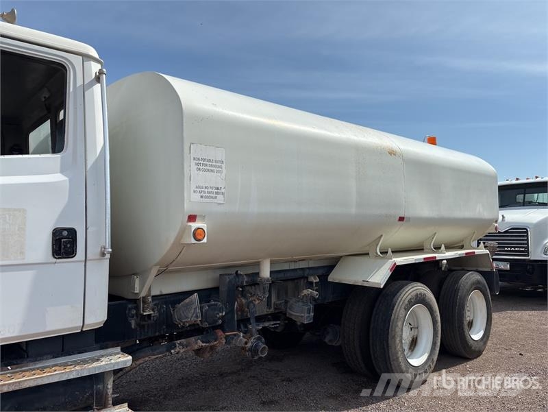 Freightliner FL 80 Cisterny na vodu