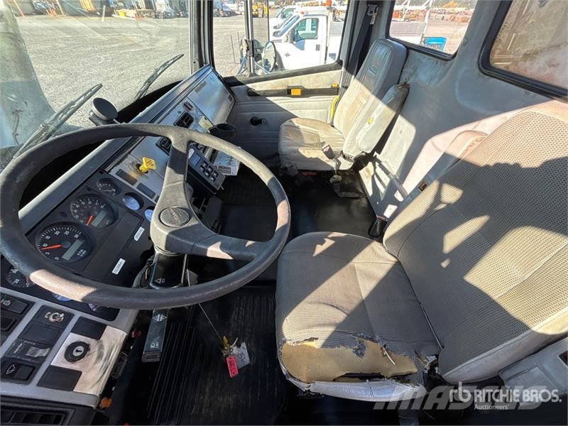 Freightliner FL 80 Säiliöautot