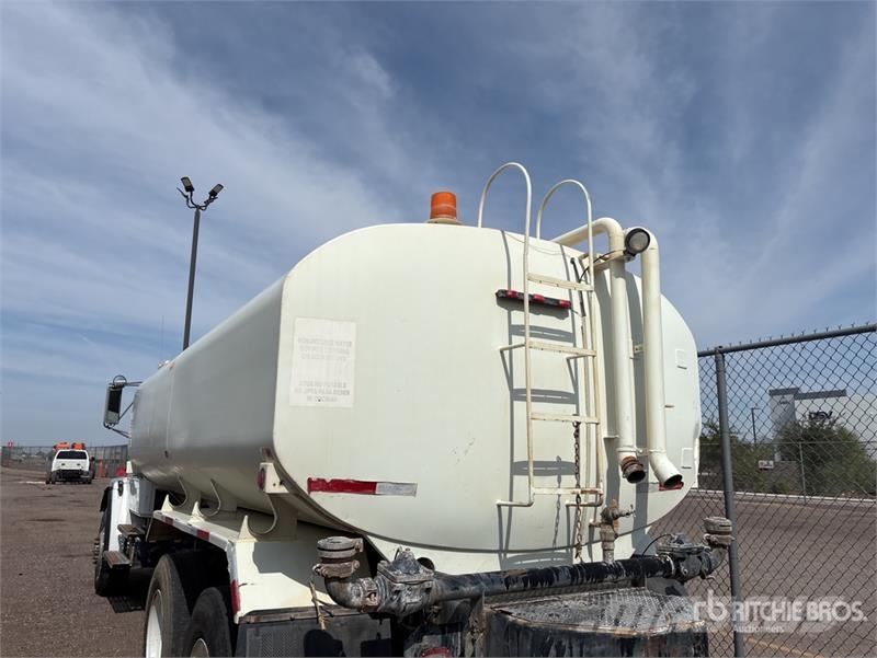 Freightliner FL 80 Cisterny na vodu