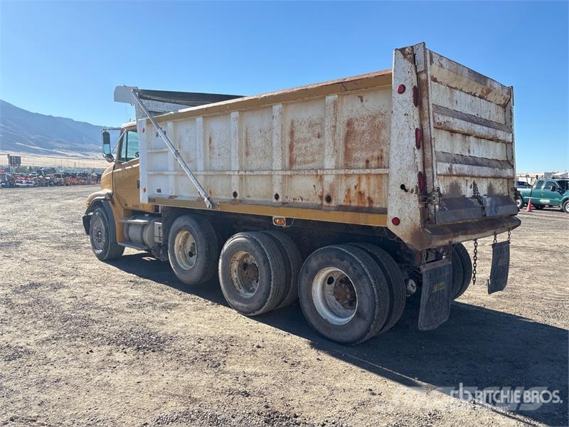 Freightliner FL112 8x4 Tri/A Dump Truck Самоскиди