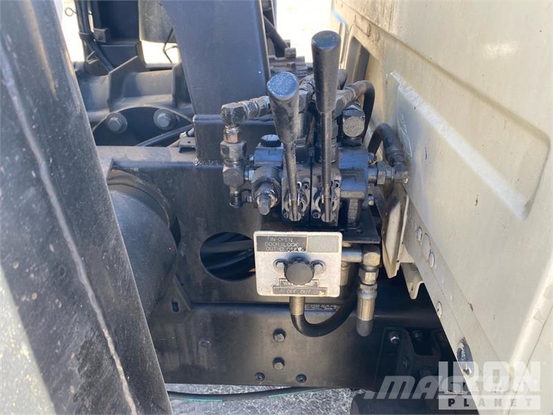 Freightliner FL60 Vakuumski tovornjaki