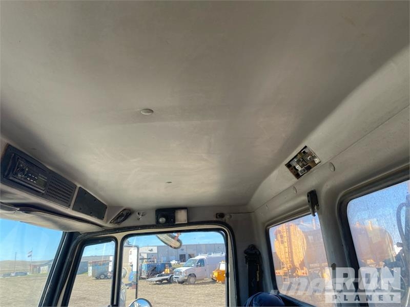 Freightliner FL60 Vakuumski tovornjaki