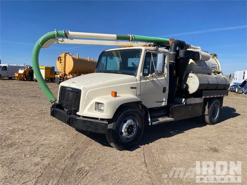 Freightliner FL60 Vakuumski tovornjaki
